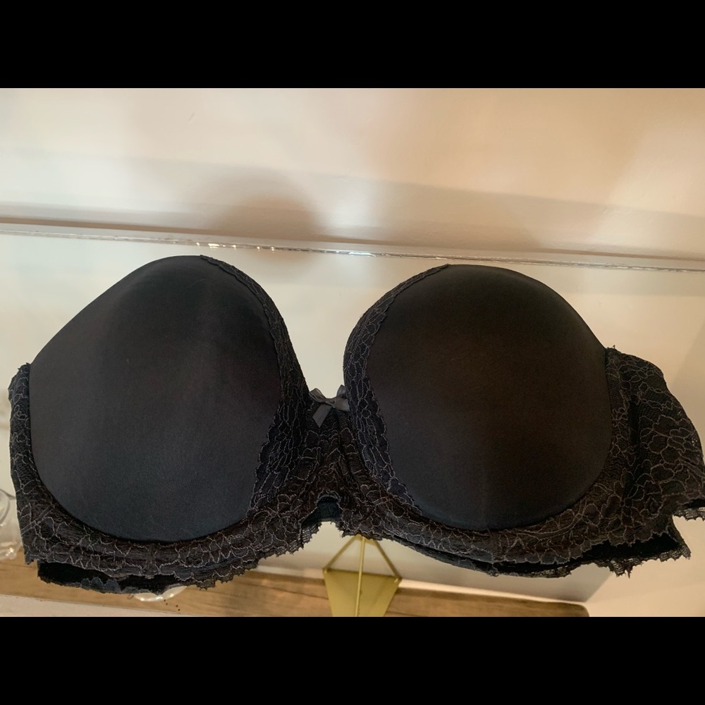 Victoria’s Secret strapless bra